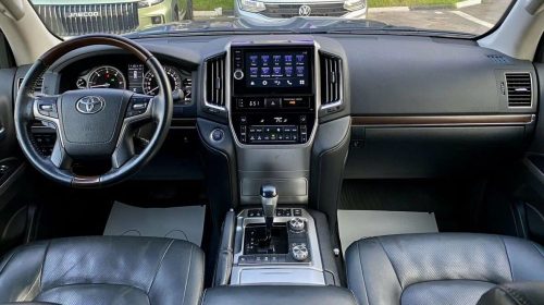 Toyota Land Cruiser 200