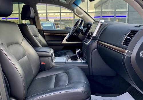 Toyota Land Cruiser 200